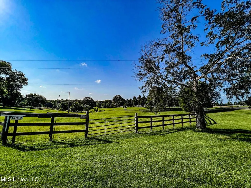 14912b 35 Highway Batesville, MS 38606