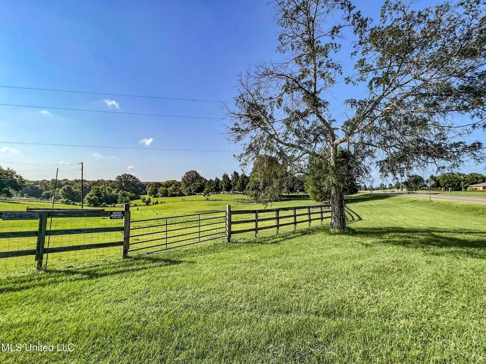14912b 35 Highway Batesville, MS 38606
