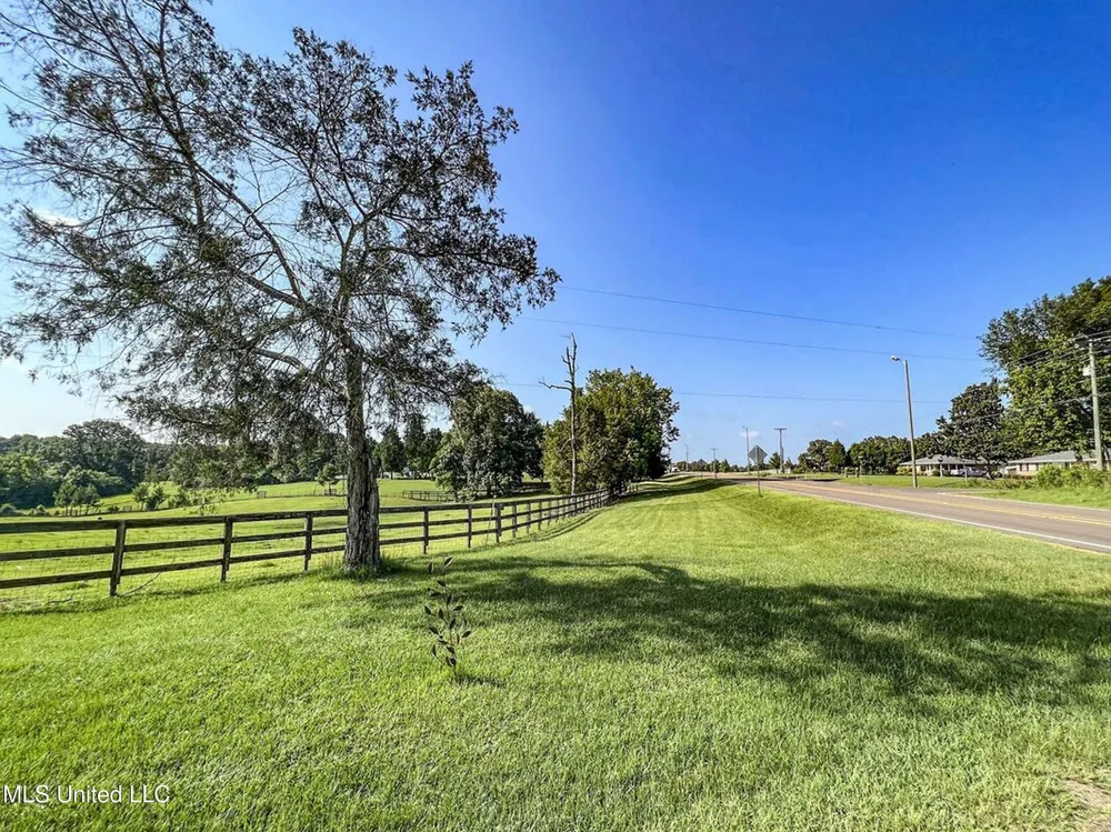 14912b 35 Highway Batesville, MS 38606