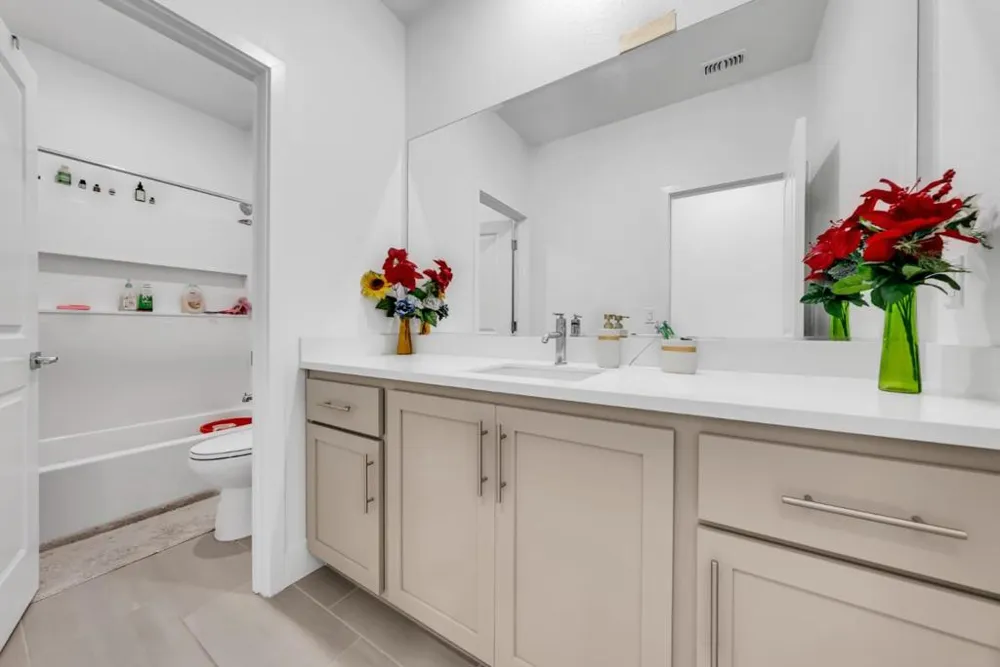 122 W Riverside Place Tracy, CA 95391