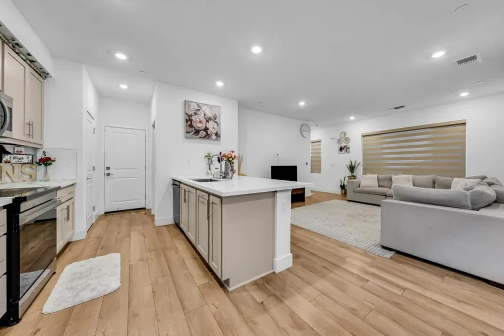 122 W Riverside Place Tracy, CA 95391