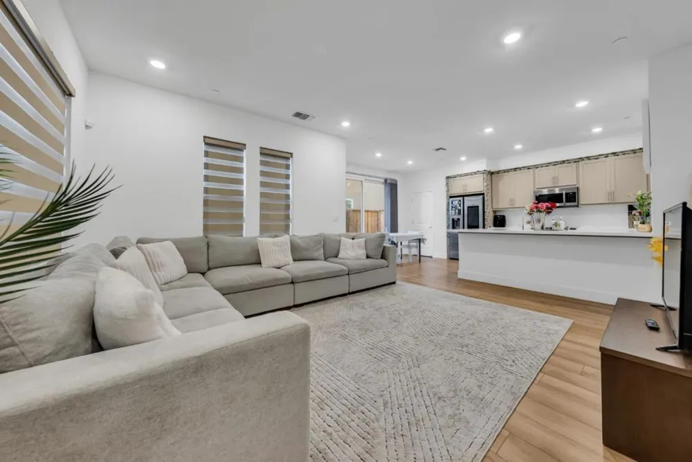 122 W Riverside Place Tracy, CA 95391