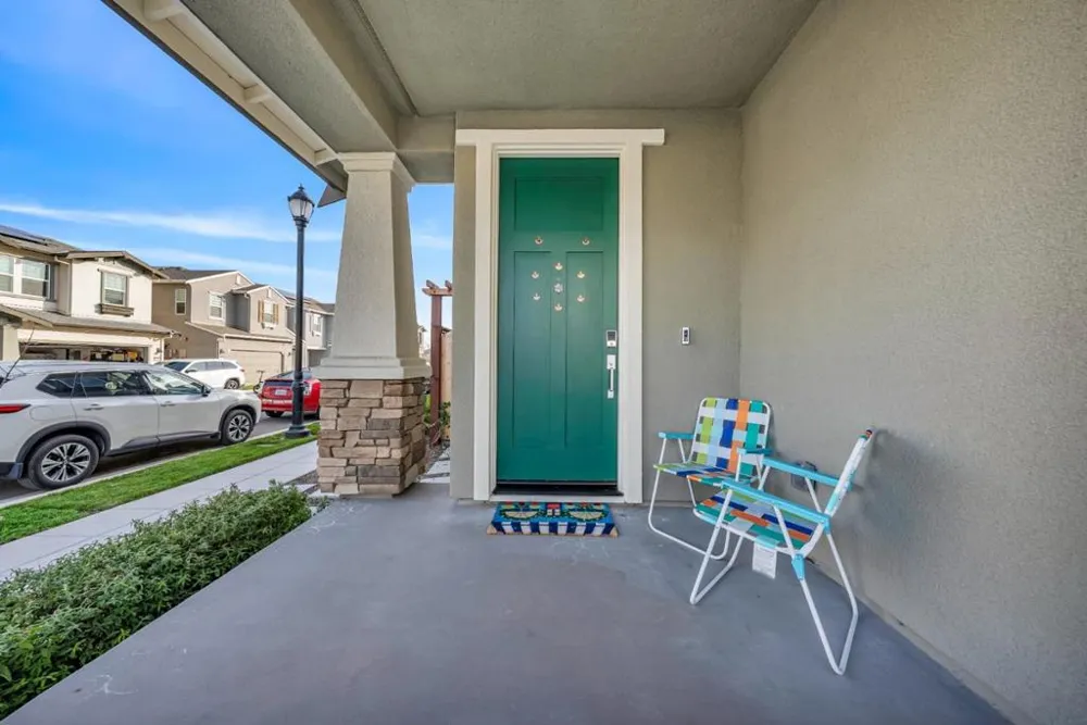 122 W Riverside Place Tracy, CA 95391