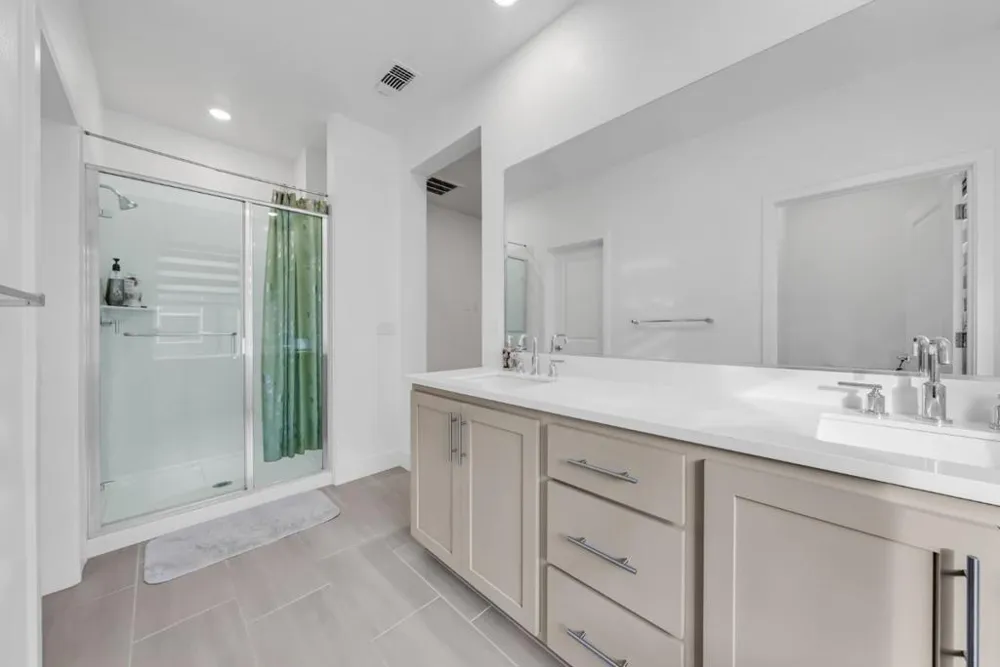 122 W Riverside Place Tracy, CA 95391