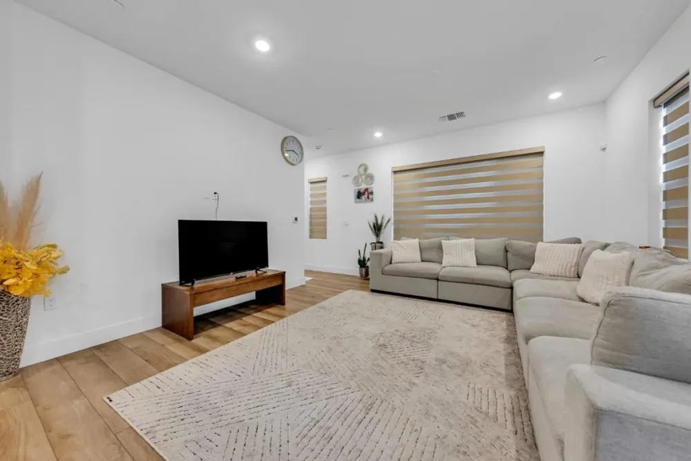 122 W Riverside Place Tracy, CA 95391