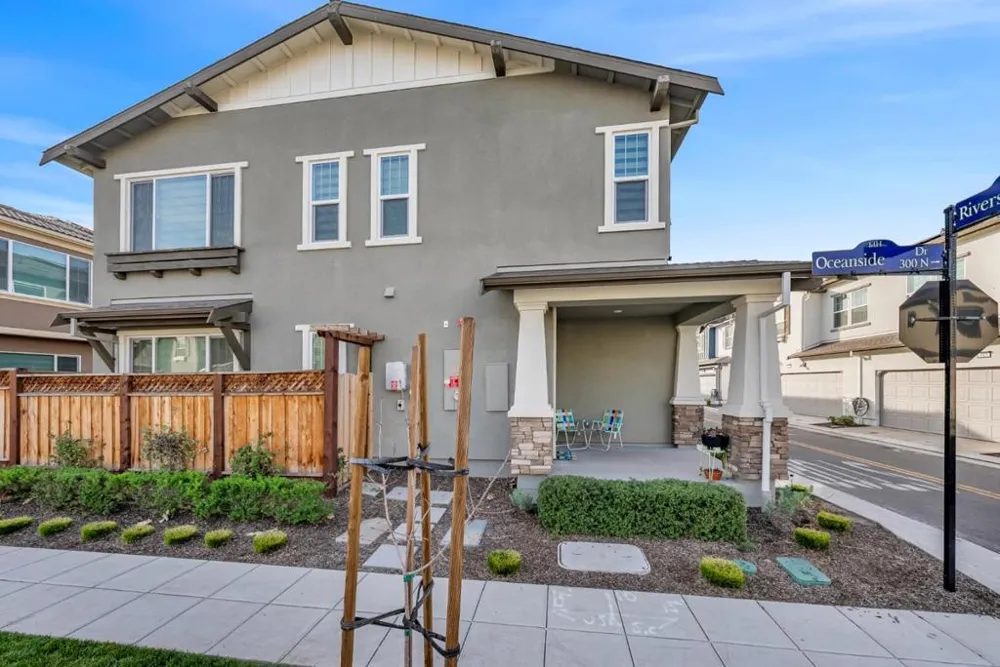 122 W Riverside Place Tracy, CA 95391