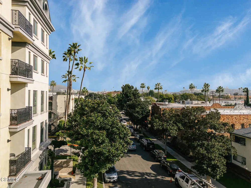 124 W Colorado Street #404 Glendale, CA 91204