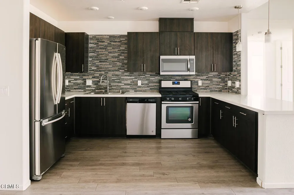 124 W Colorado Street #404 Glendale, CA 91204