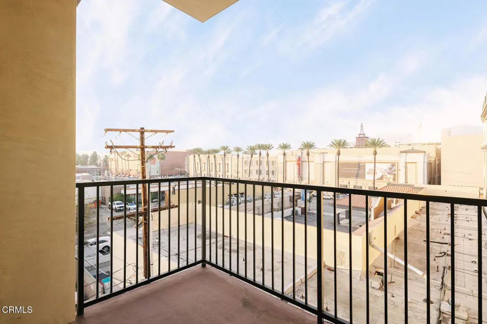 124 W Colorado Street #404 Glendale, CA 91204