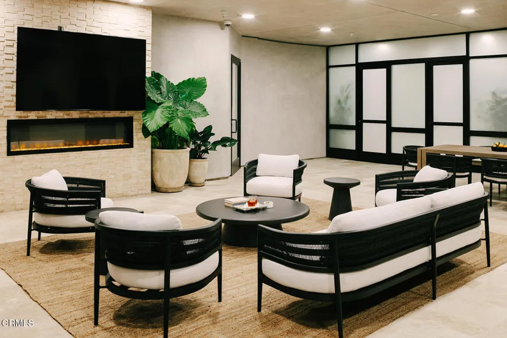 124 W Colorado Street #404 Glendale, CA 91204