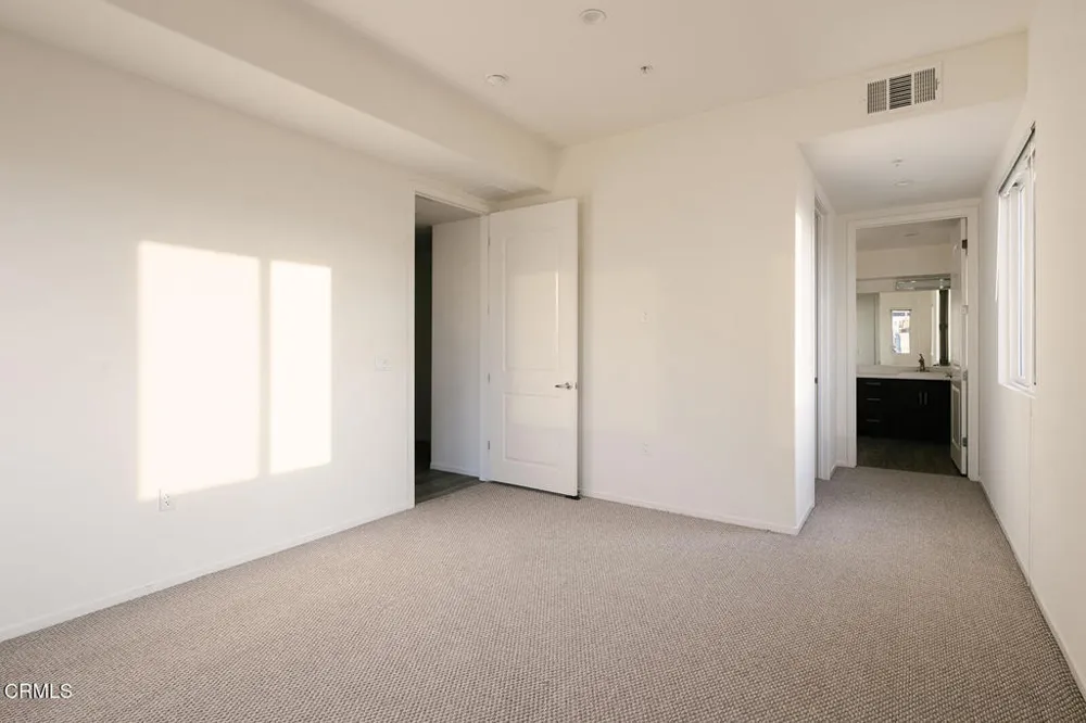 124 W Colorado Street #404 Glendale, CA 91204