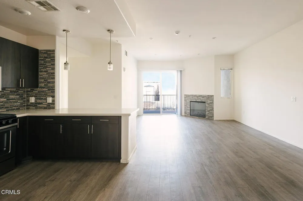 124 W Colorado Street #404 Glendale, CA 91204