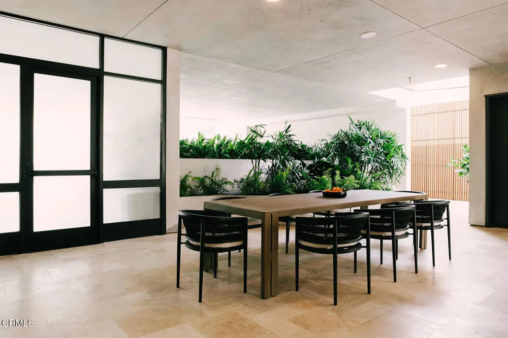 124 W Colorado Street #404 Glendale, CA 91204