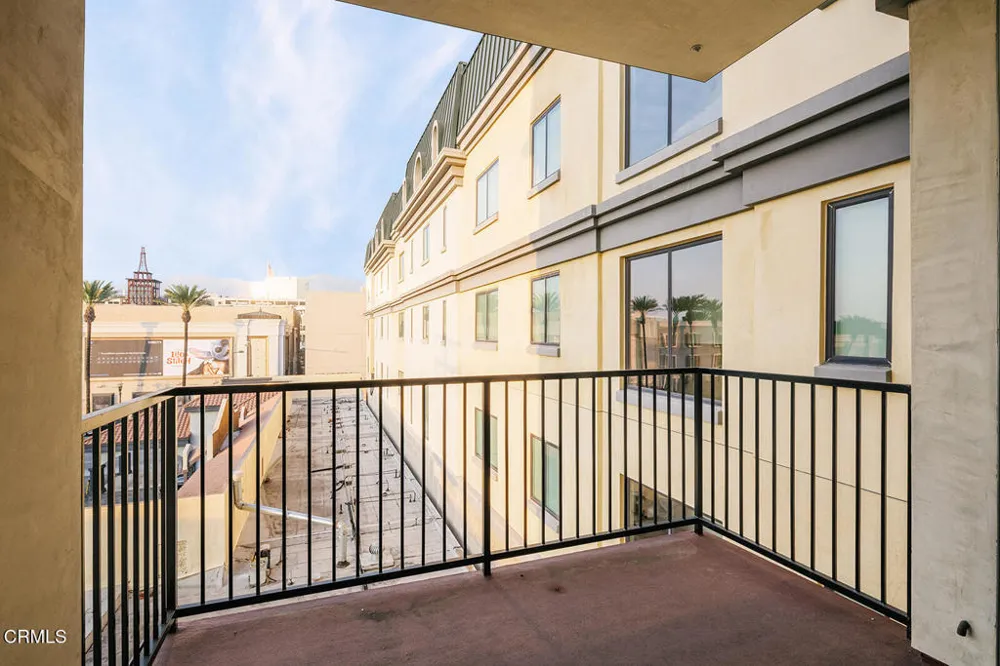 124 W Colorado Street #404 Glendale, CA 91204