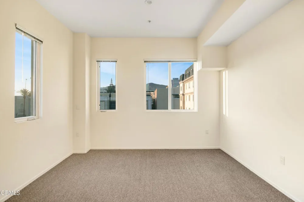 124 W Colorado Street #404 Glendale, CA 91204