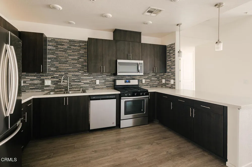 124 W Colorado Street #404 Glendale, CA 91204