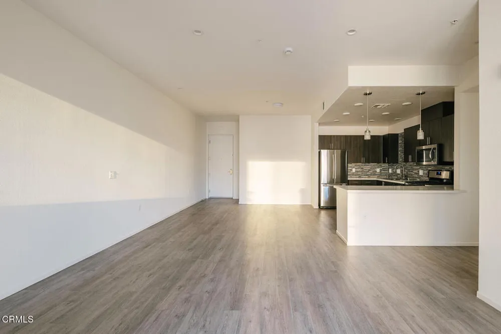 124 W Colorado Street #404 Glendale, CA 91204