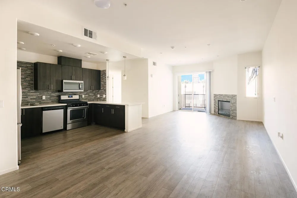 124 W Colorado Street #404 Glendale, CA 91204