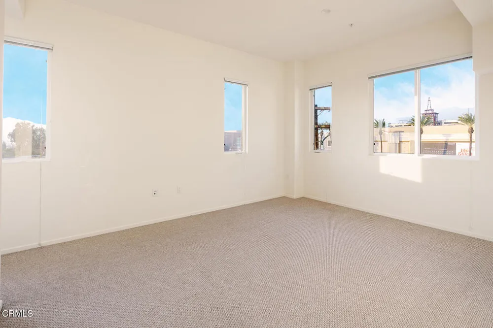 124 W Colorado Street #404 Glendale, CA 91204