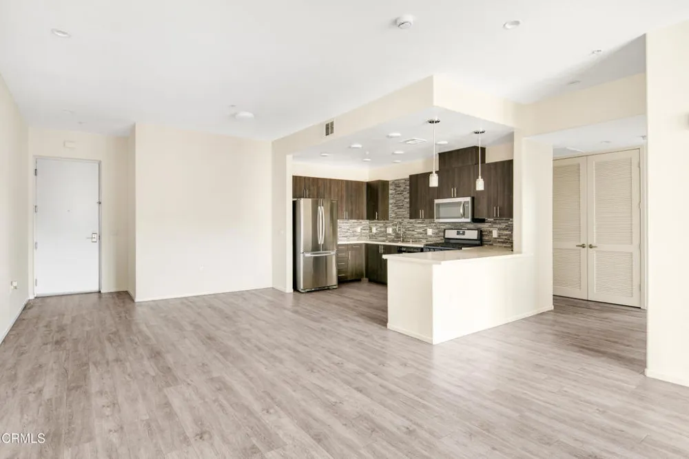 124 W Colorado Street #404 Glendale, CA 91204