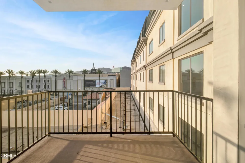 124 W Colorado Street #404 Glendale, CA 91204