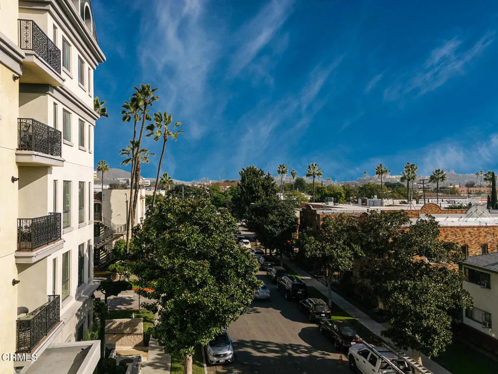 124 W Colorado Street #404 Glendale, CA 91204