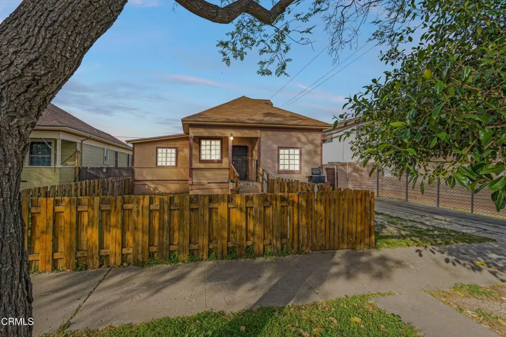 425 W 1st Street Oxnard, CA 93030