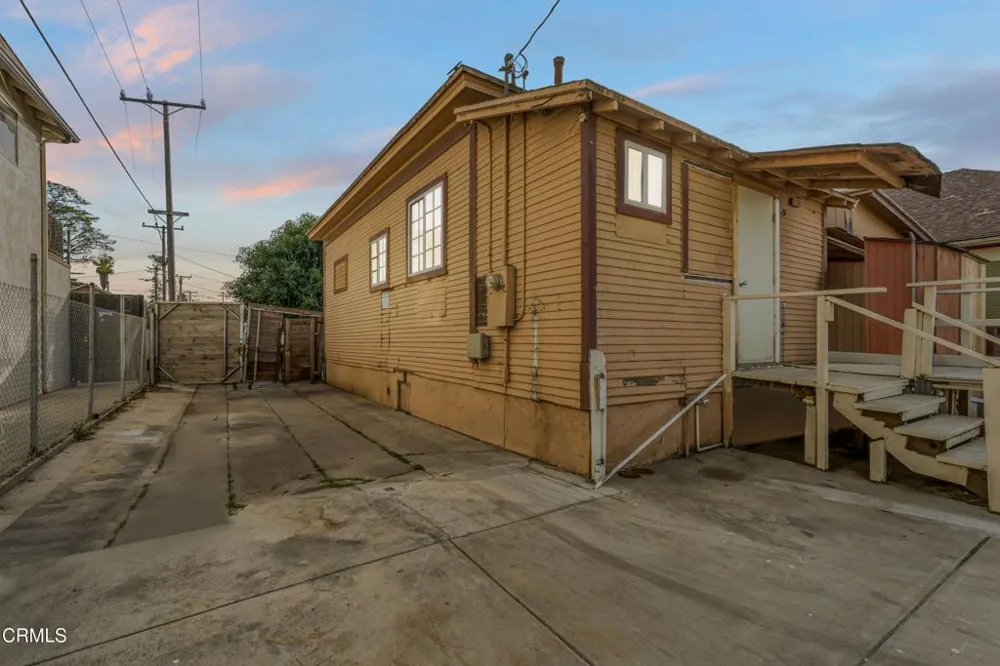 425 W 1st Street Oxnard, CA 93030