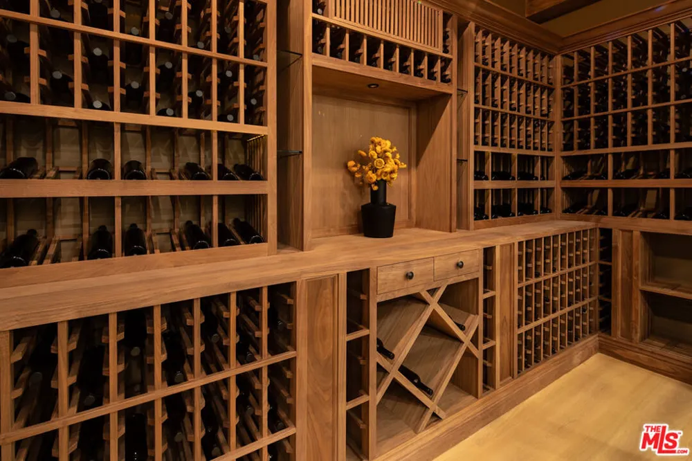 1580 Sorrento Drive Pacific Palisades, CA 90272