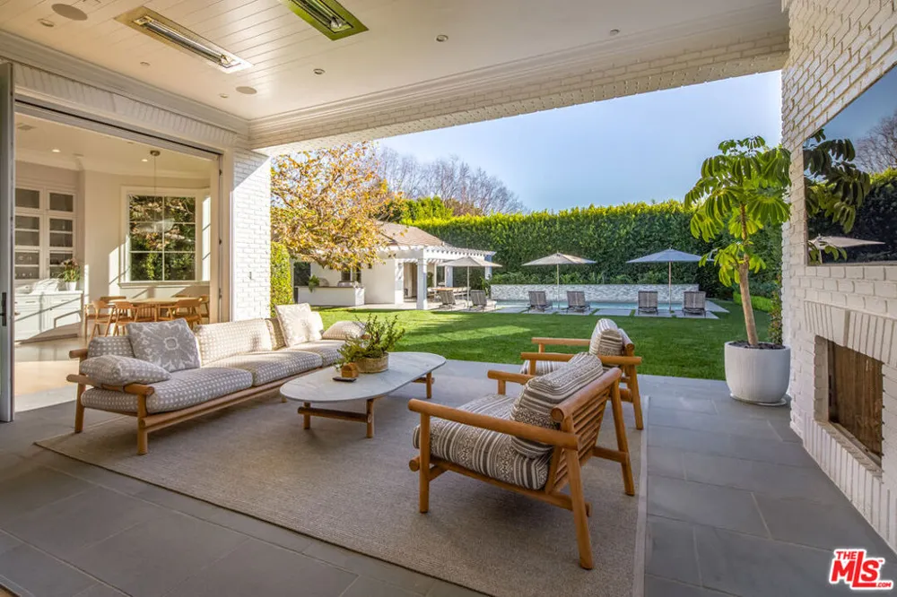 1580 Sorrento Drive Pacific Palisades, CA 90272