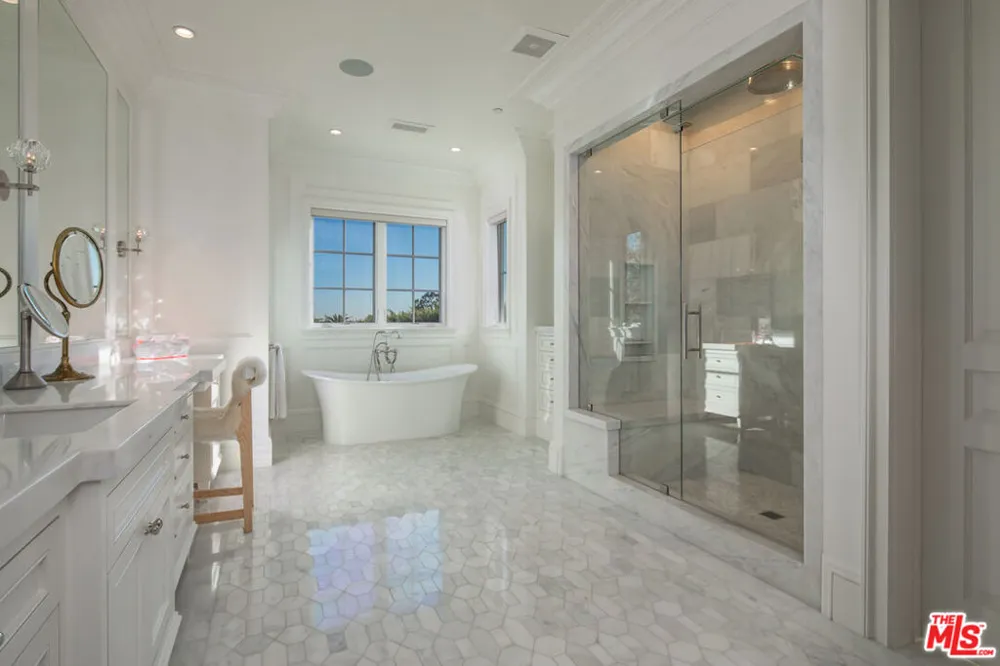 1580 Sorrento Drive Pacific Palisades, CA 90272