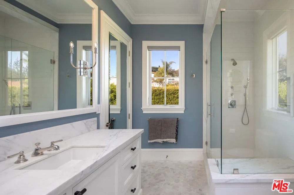 1580 Sorrento Drive Pacific Palisades, CA 90272
