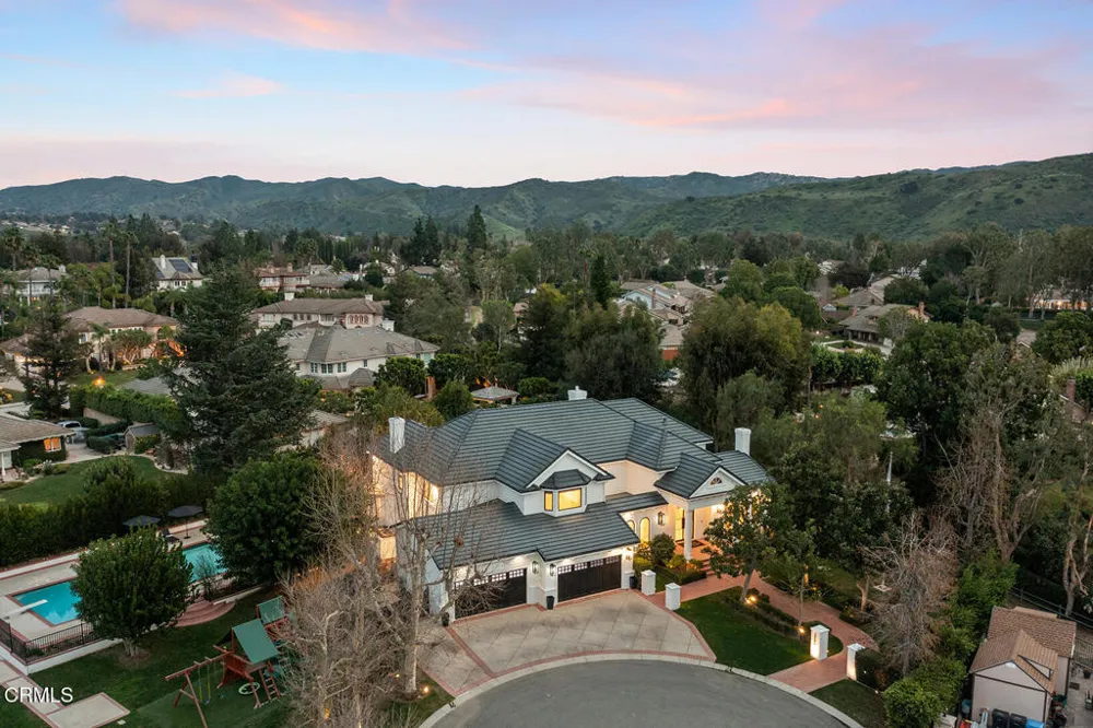 550 Unique Lane Simi Valley, CA 93065