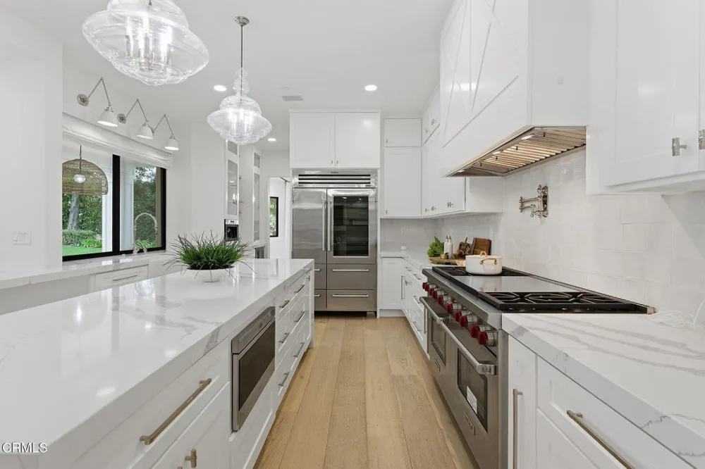 550 Unique Lane Simi Valley, CA 93065