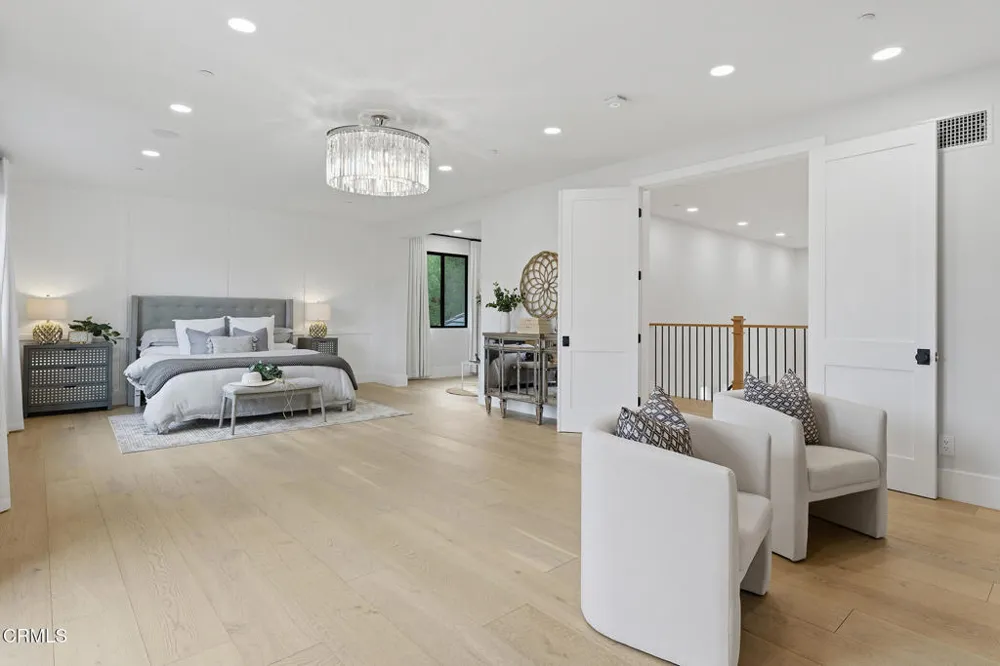 550 Unique Lane Simi Valley, CA 93065