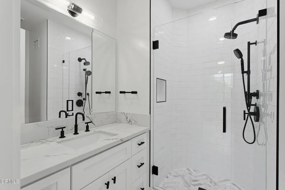 550 Unique Lane Simi Valley, CA 93065