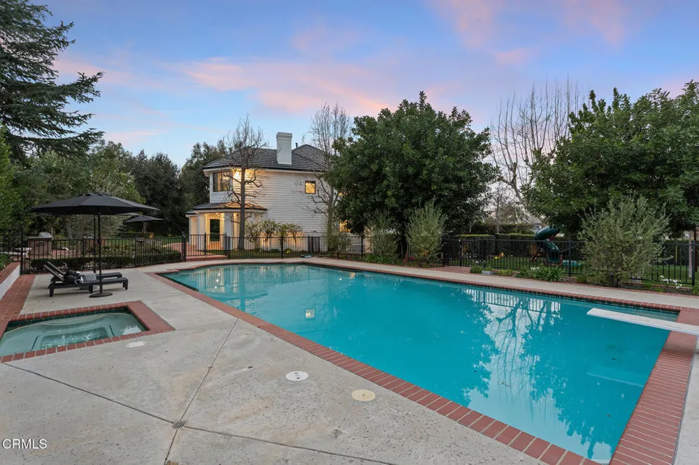 550 Unique Lane Simi Valley, CA 93065