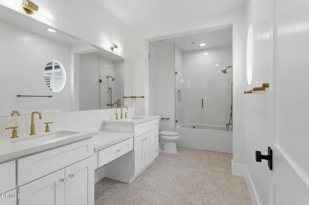 550 Unique Lane Simi Valley, CA 93065