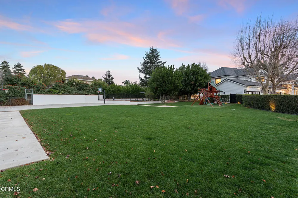 550 Unique Lane Simi Valley, CA 93065