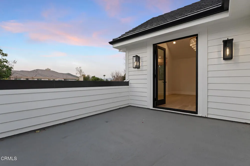 550 Unique Lane Simi Valley, CA 93065