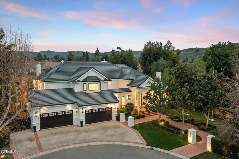 550 Unique Lane Simi Valley, CA 93065