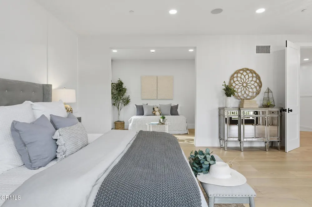 550 Unique Lane Simi Valley, CA 93065