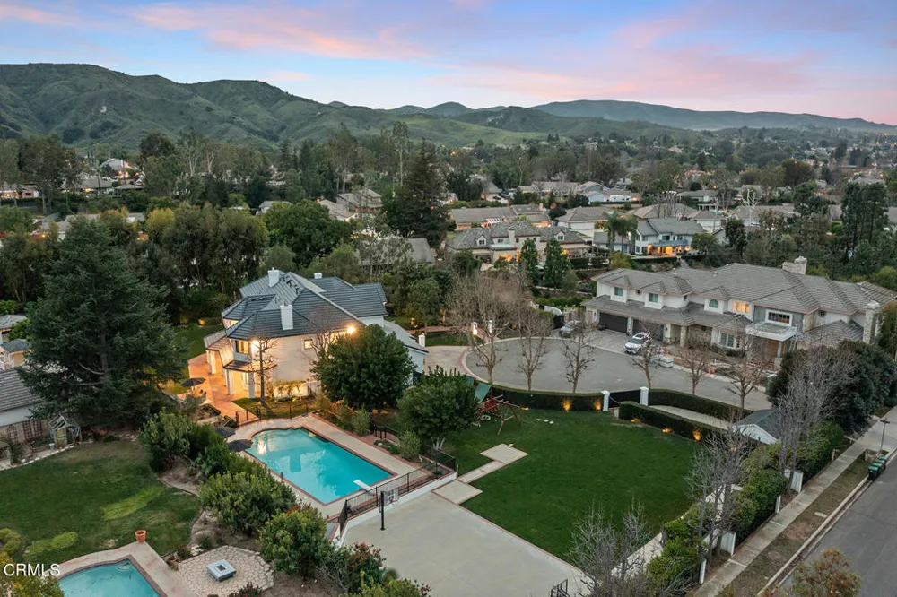 550 Unique Lane Simi Valley, CA 93065
