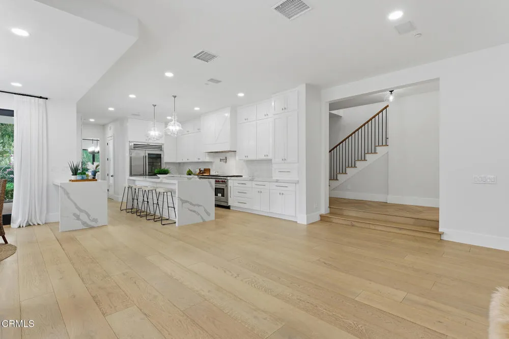 550 Unique Lane Simi Valley, CA 93065