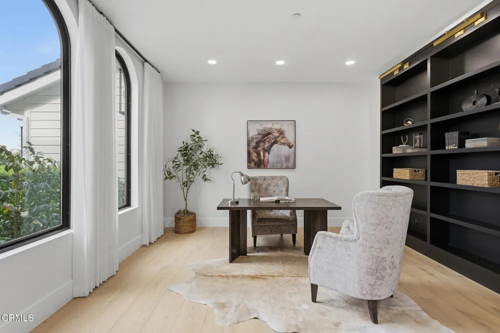 550 Unique Lane Simi Valley, CA 93065