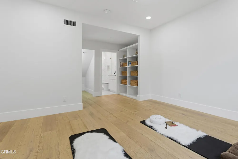 550 Unique Lane Simi Valley, CA 93065
