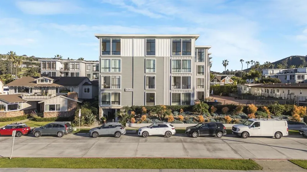 8263 Camino del Oro #171 La Jolla, CA 92037