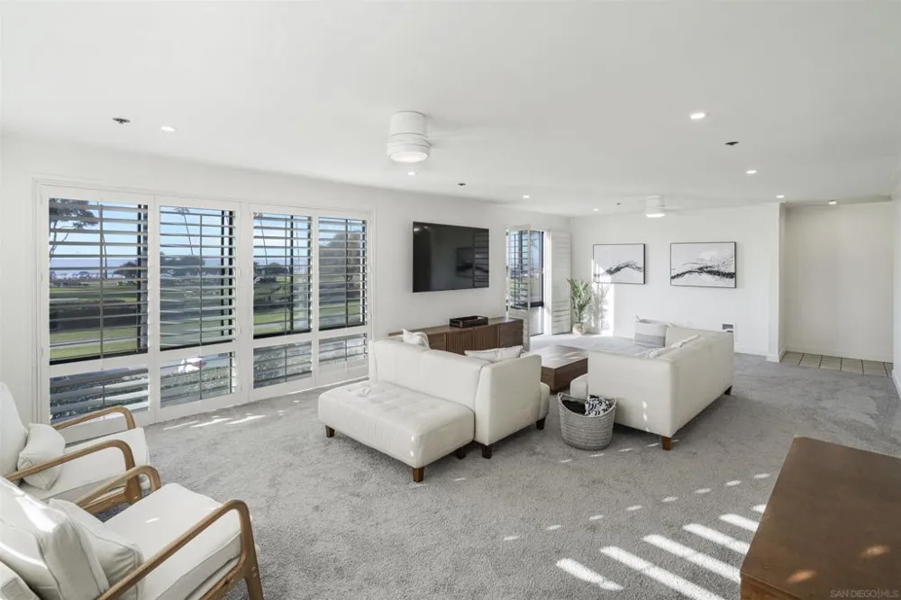 8263 Camino del Oro #171 La Jolla, CA 92037