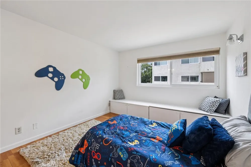 125 S Sierra Madre #215 Pasadena, CA 91107