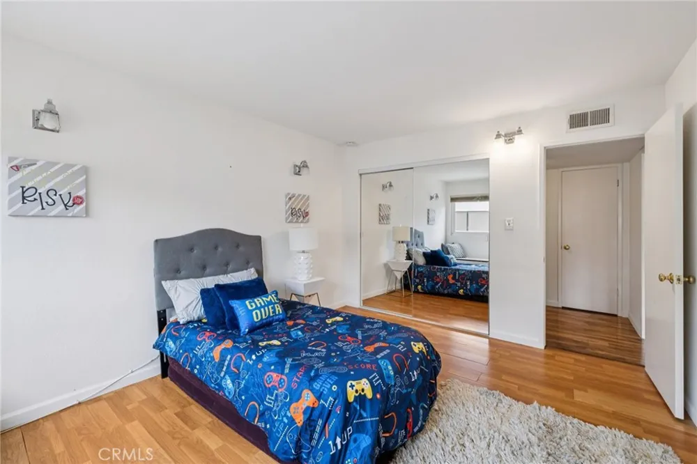 125 S Sierra Madre #215 Pasadena, CA 91107